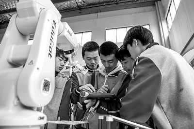 职业教育体系距离“现代”还有多远? 职业教育体系距离“现代”还有多远?