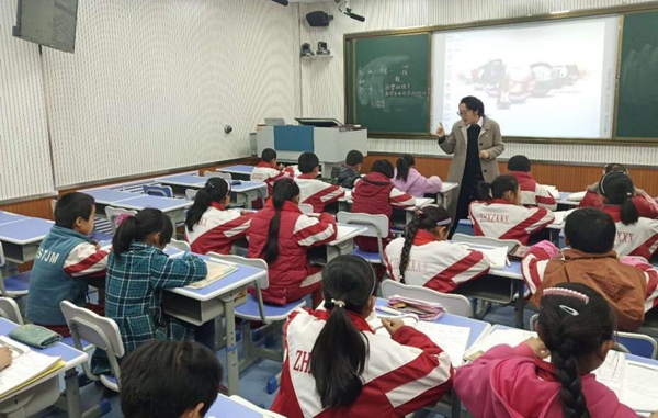 宁夏固原市西吉县：“互联网+教育”在线互动课堂正式启动