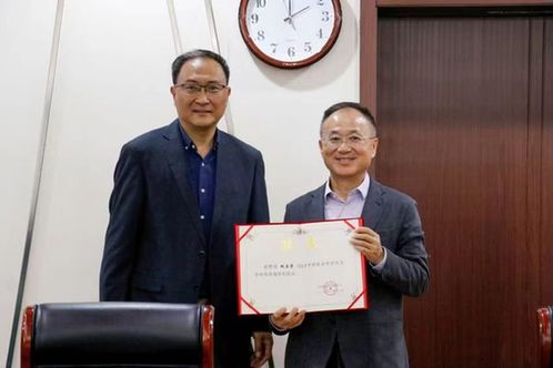 胡正荣受聘中国社会科学院大学新闻传播学院院长、唐绪军受聘特聘教授 胡正荣受聘中国社会科学院大学新闻传播学院院长、唐绪军受聘特聘教授