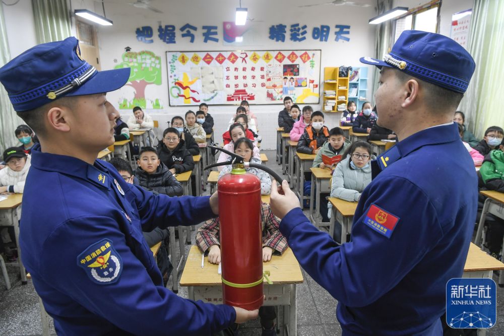 多地迎来2023年春季学期开学