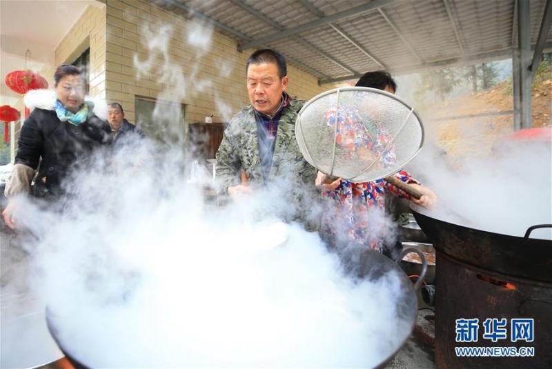 #（新春走基层）（8）26户老邻居 新屋场里别样年