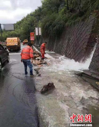 杭州余杭暴雨救援。余宣 供图