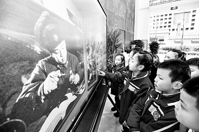 如何引导青少年树立正确的榜样意识