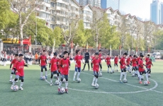 校园足球联赛成为社区体育品牌（关注基层体育）