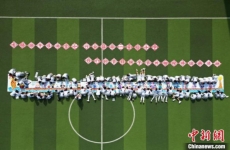 广西玉林市小学生30米长卷绘端午