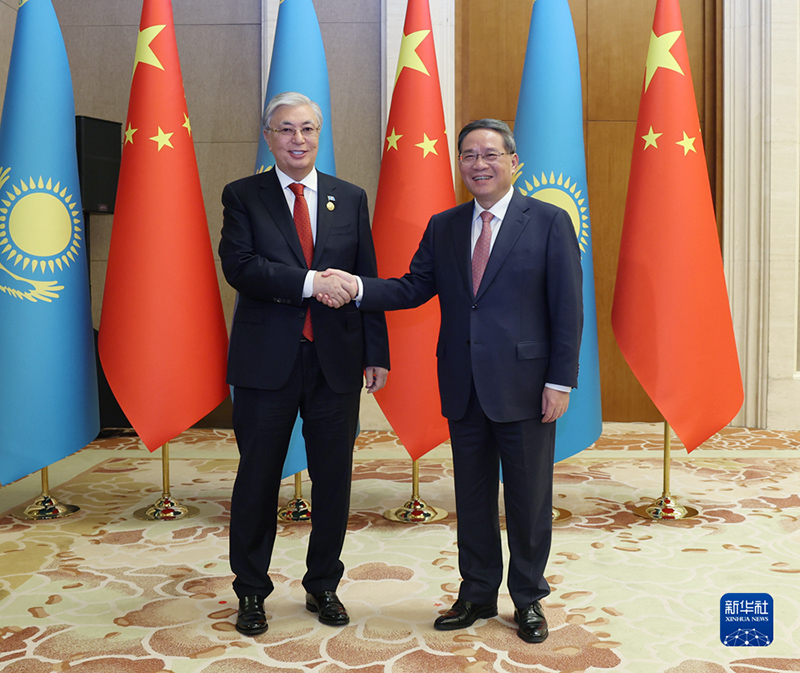 李强会见哈萨克斯坦总统托卡耶夫